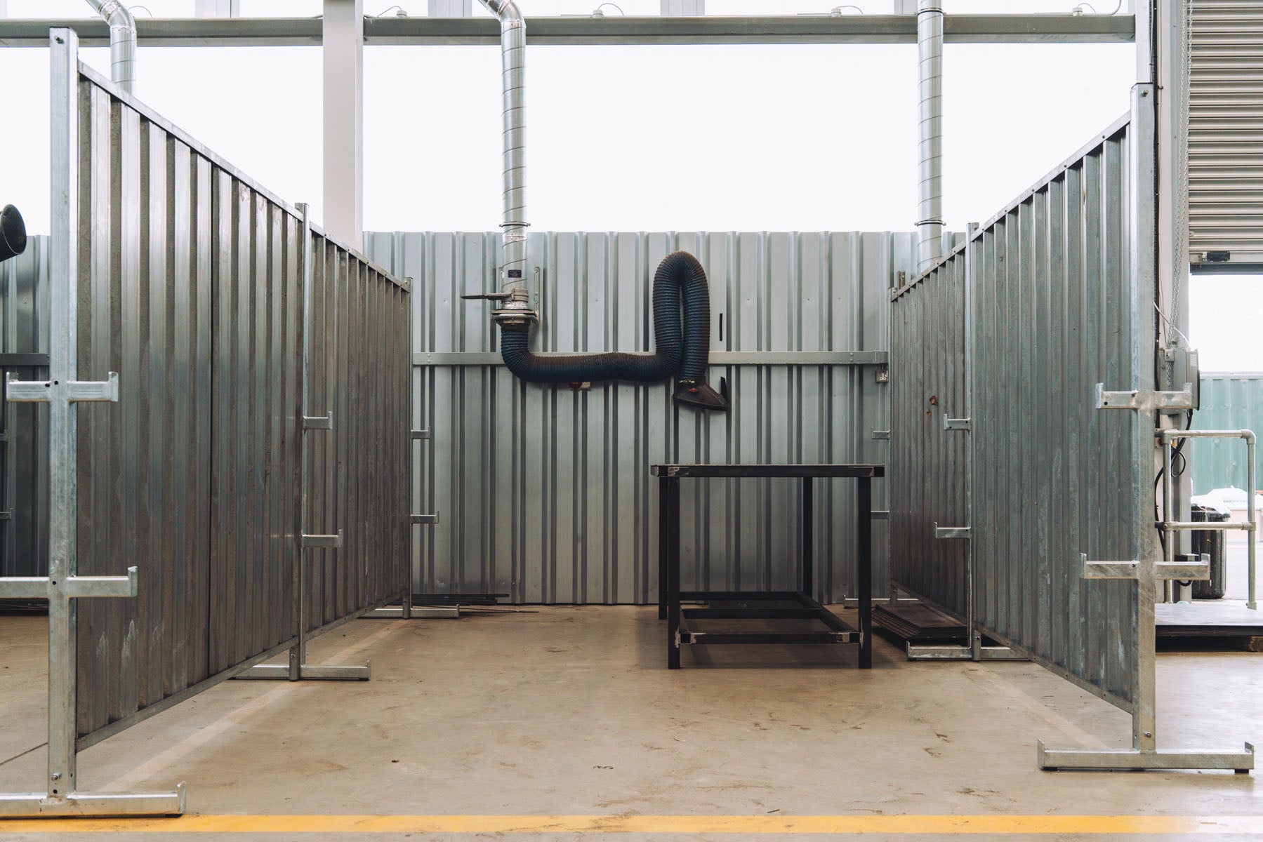 Jumbo Metal Workspace